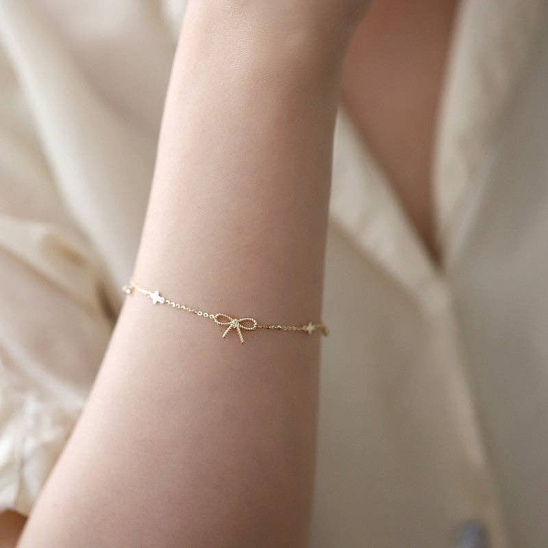 Bow Tie Four Clover Leaf Bracelet in 925 Sterling Silver