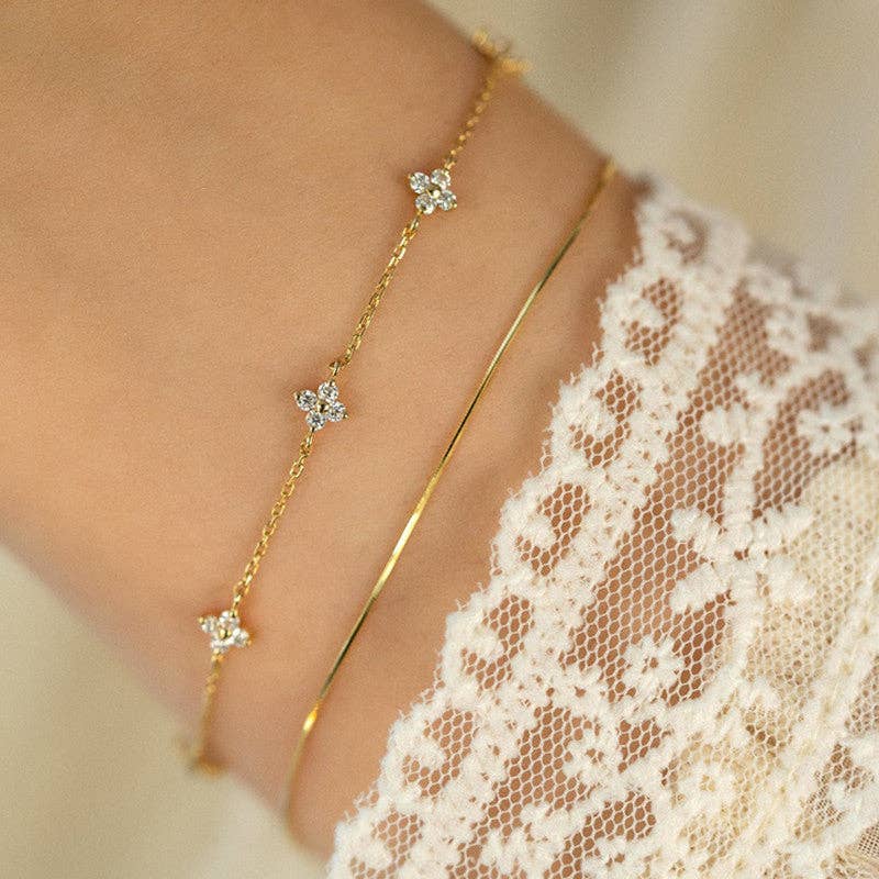 Dainty Four Leaf Clover Bracelet in 925 Sterling Silver