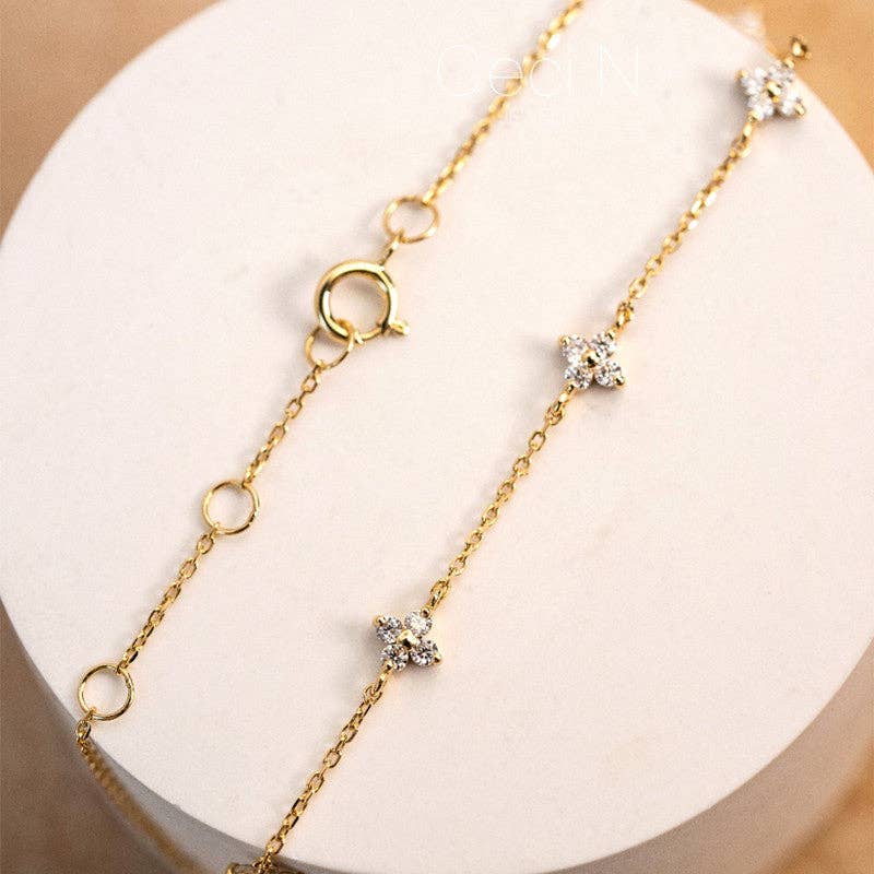 Dainty Four Leaf Clover Bracelet in 925 Sterling Silver
