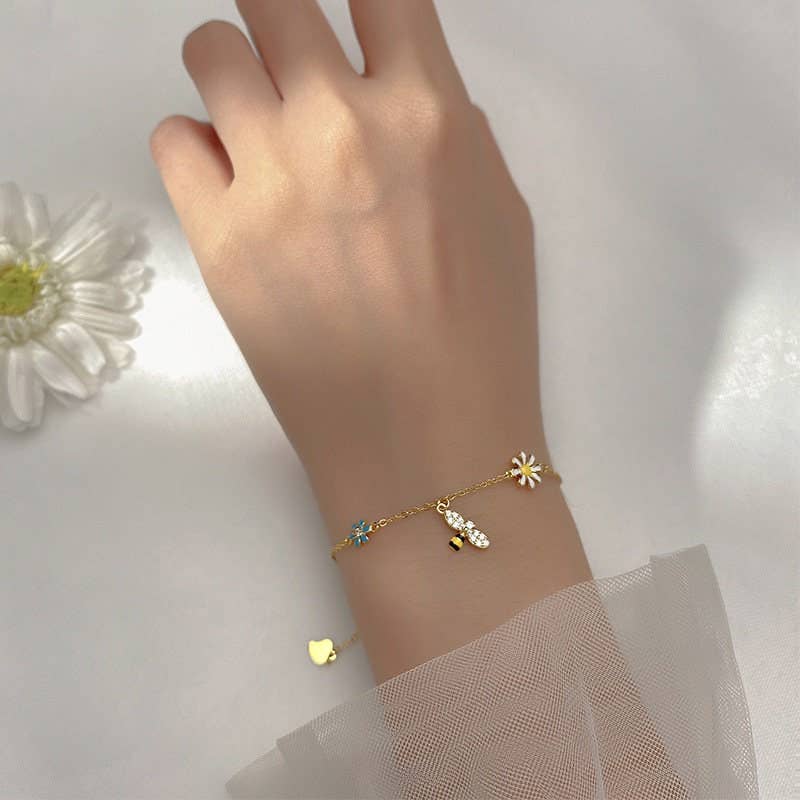 Dainty Daisy Bee Friendship Bracelet in 925 Sterling Silver
