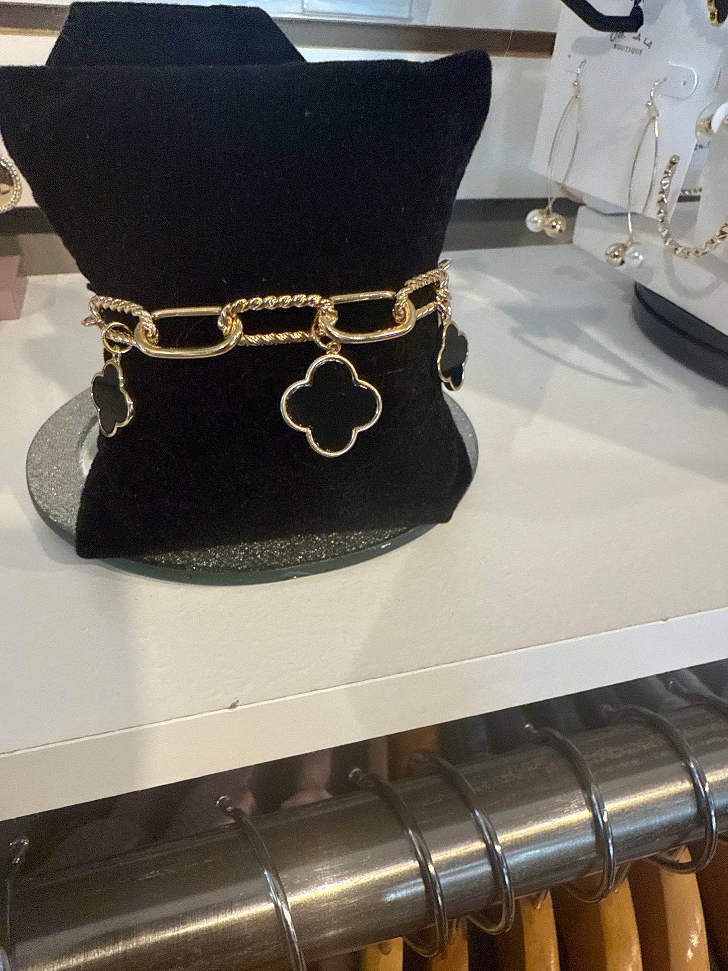 Gld Blk Clover
