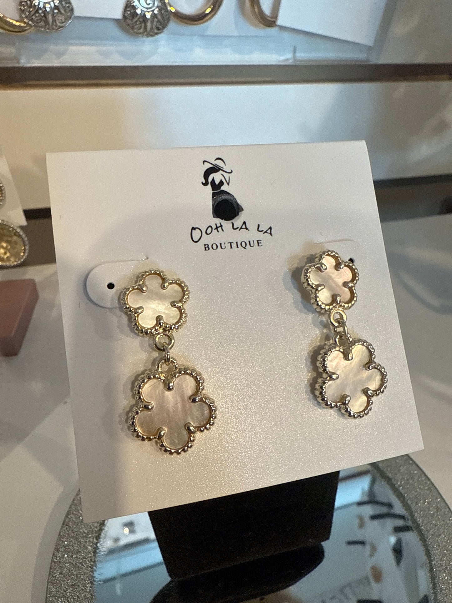 Clover Drop Statement Mother Of Pearl