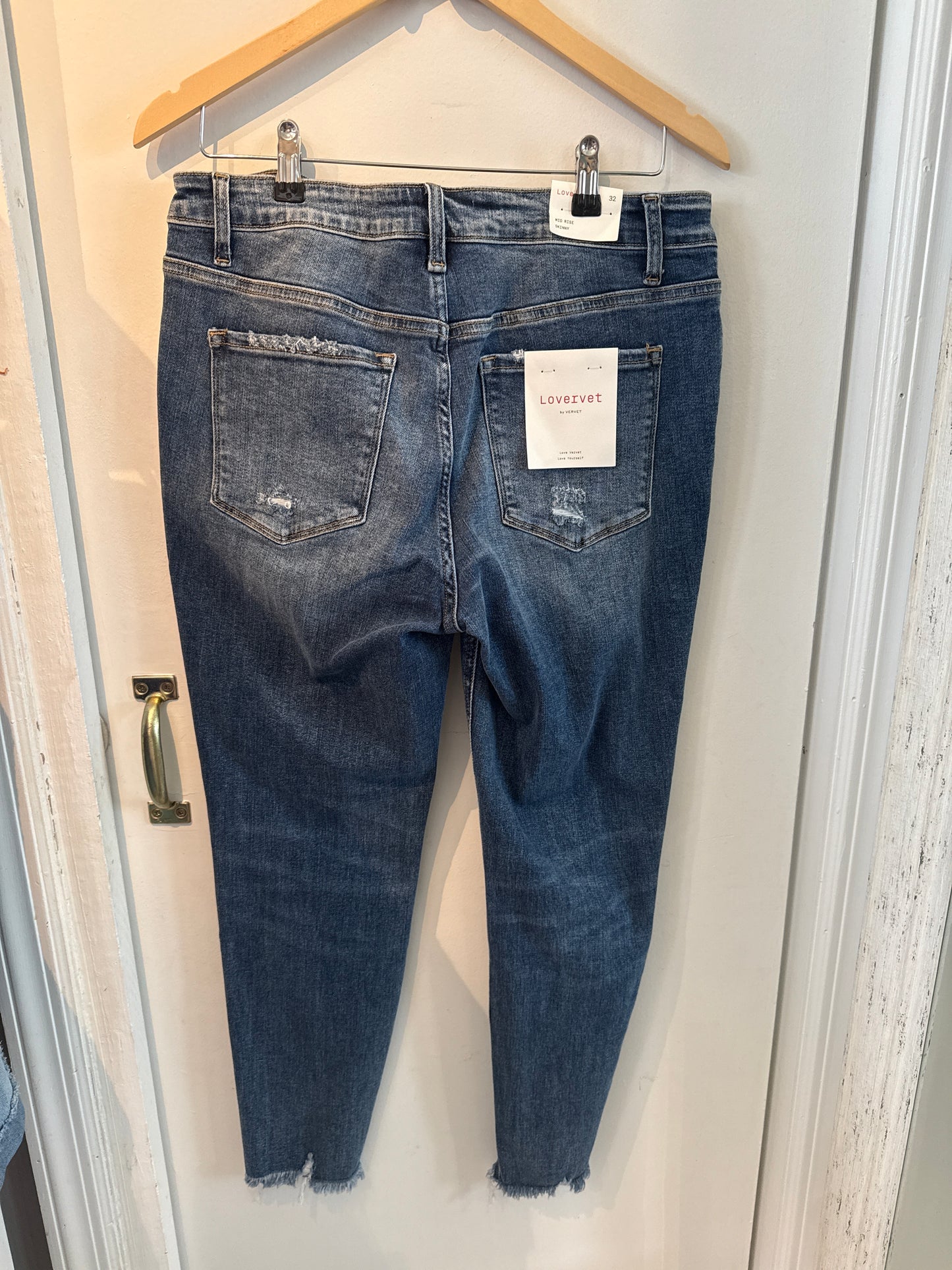Lovevet Mid Rise Skinny Jeana