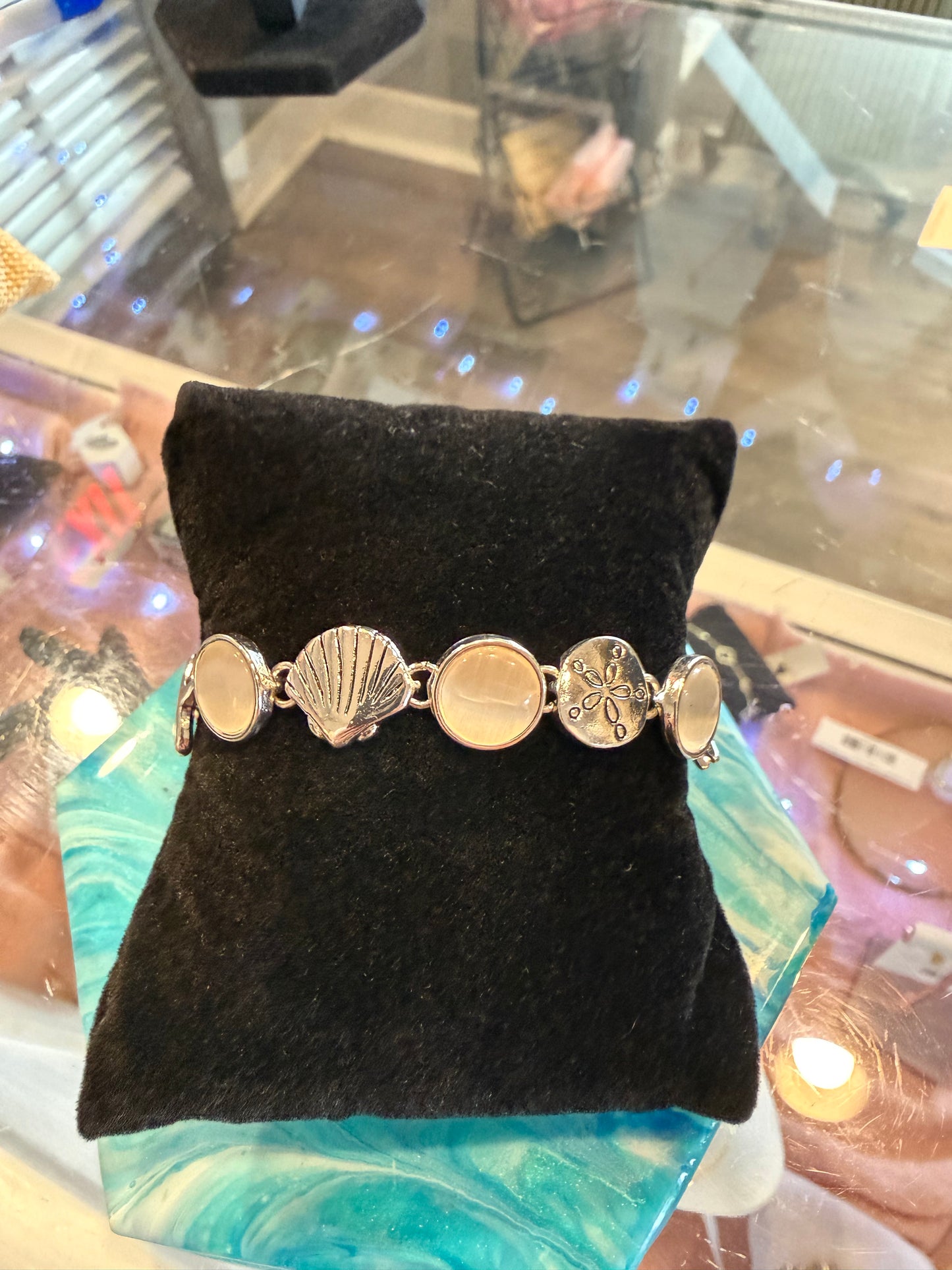 Shimmery Starfish & Shell Link Magnetic Bracelet   Antique Silver,White