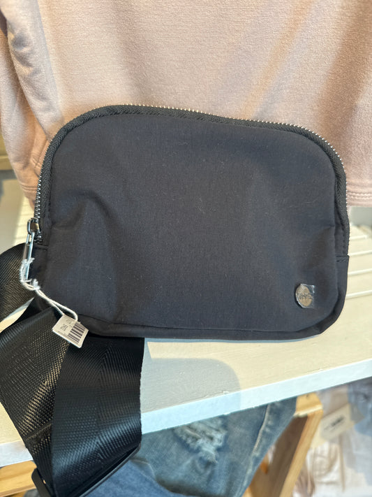 Madison Cross Blk