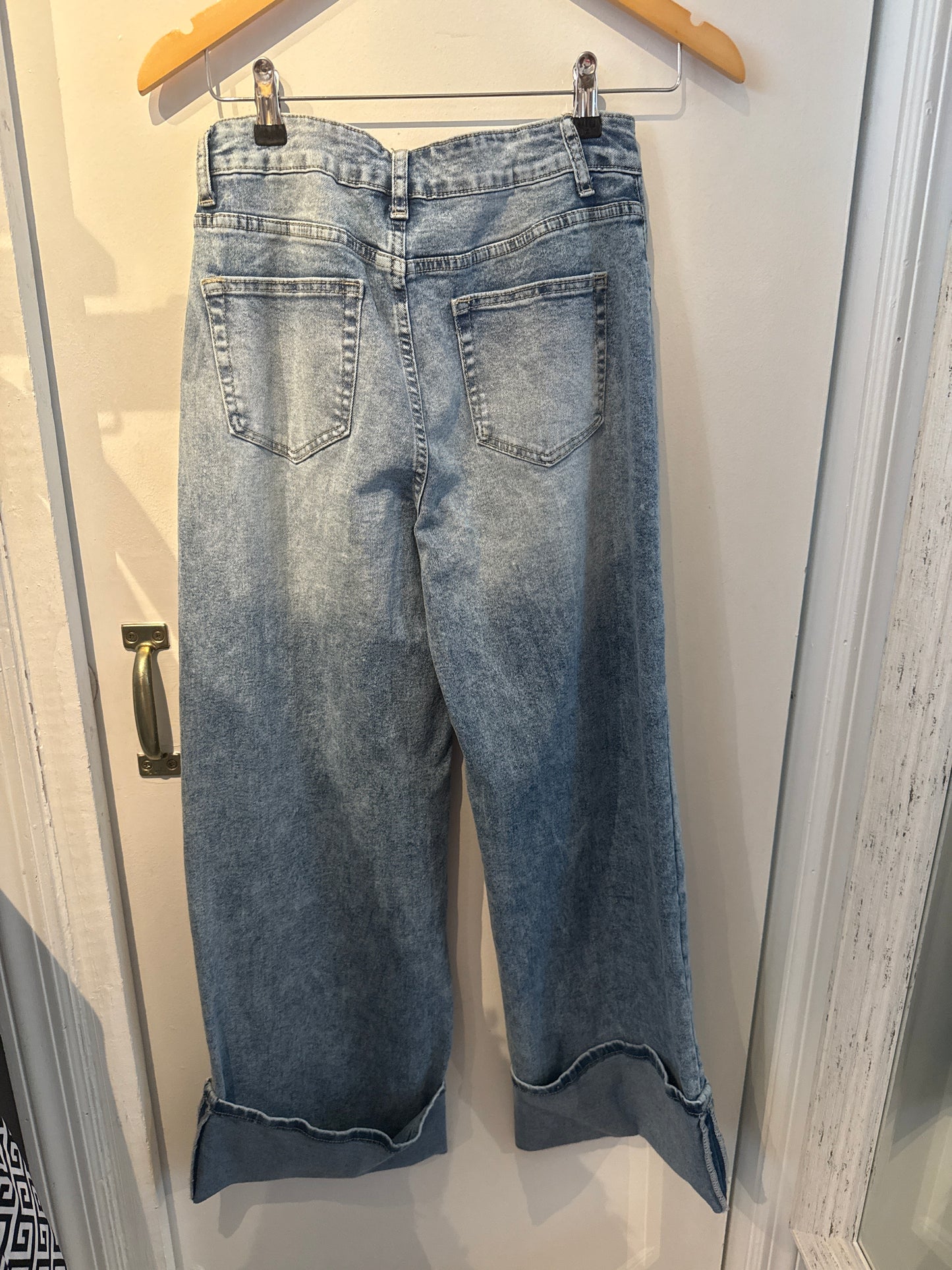 HR Button Cuf Med Wash Jeans