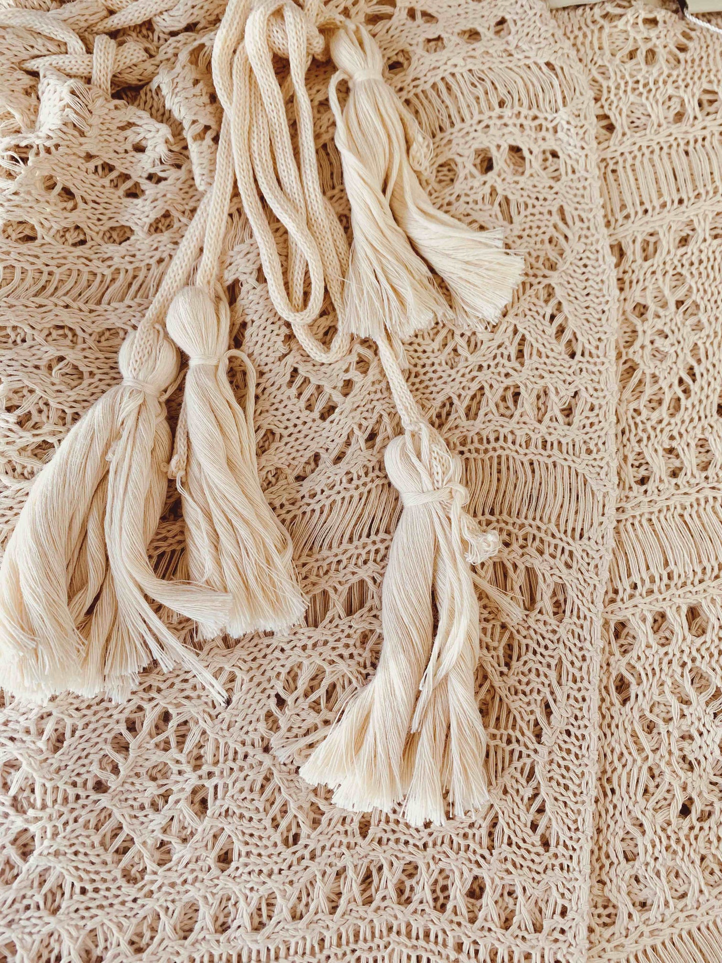 Sided-Tassel Detailed Crochet Tunic